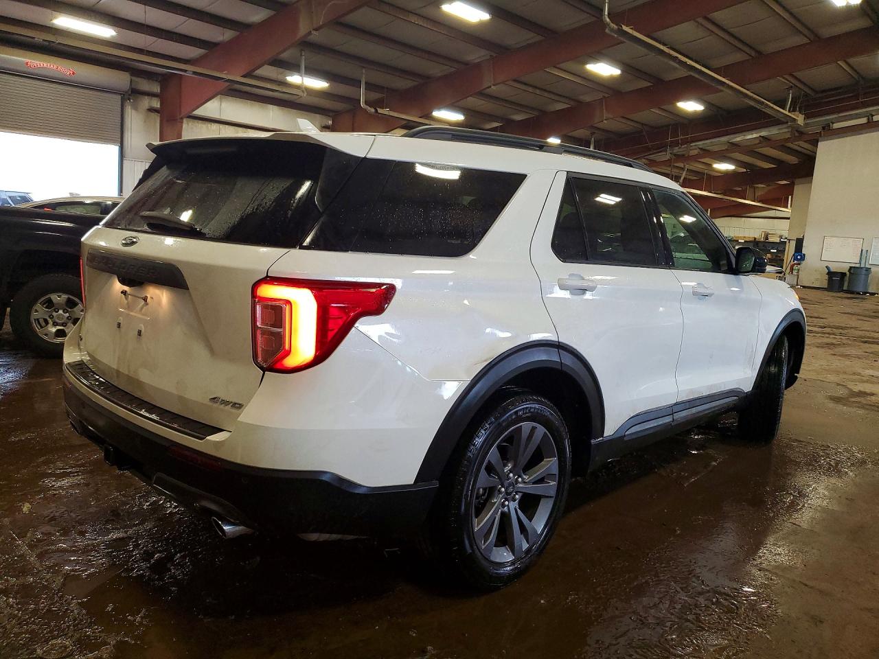 2024 FORD EXPLORER XLT photo 5