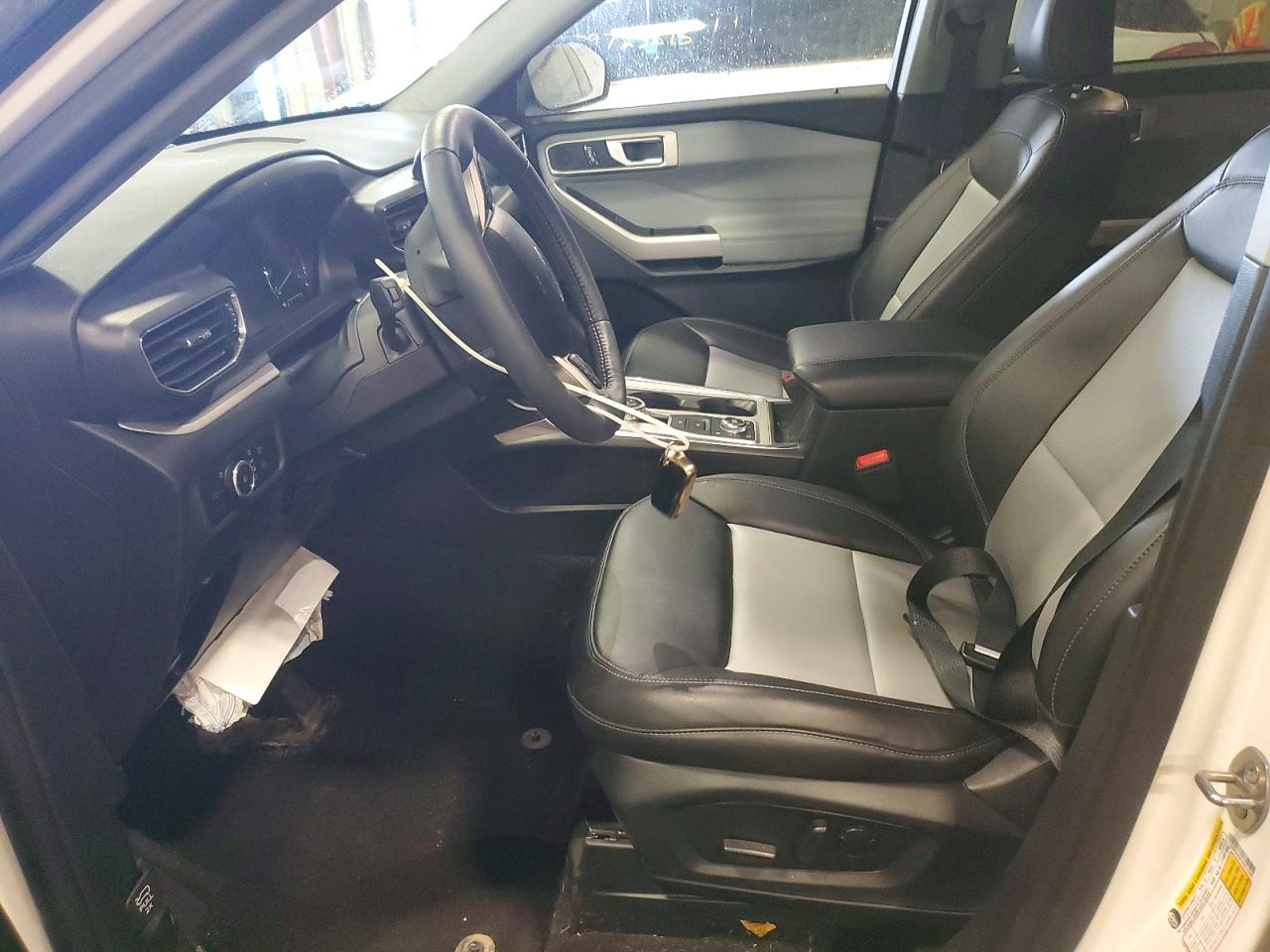 2024 FORD EXPLORER XLT photo 13