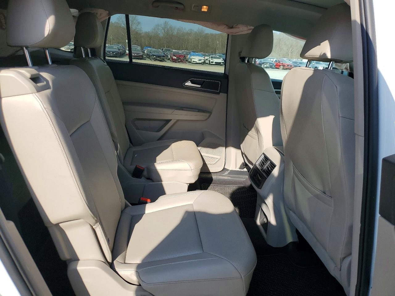 2018 VOLKSWAGEN ATLAS SEL photo 11