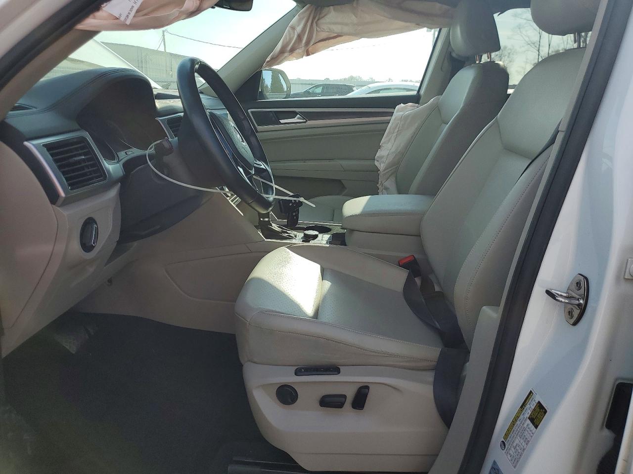 2018 VOLKSWAGEN ATLAS SEL photo 7