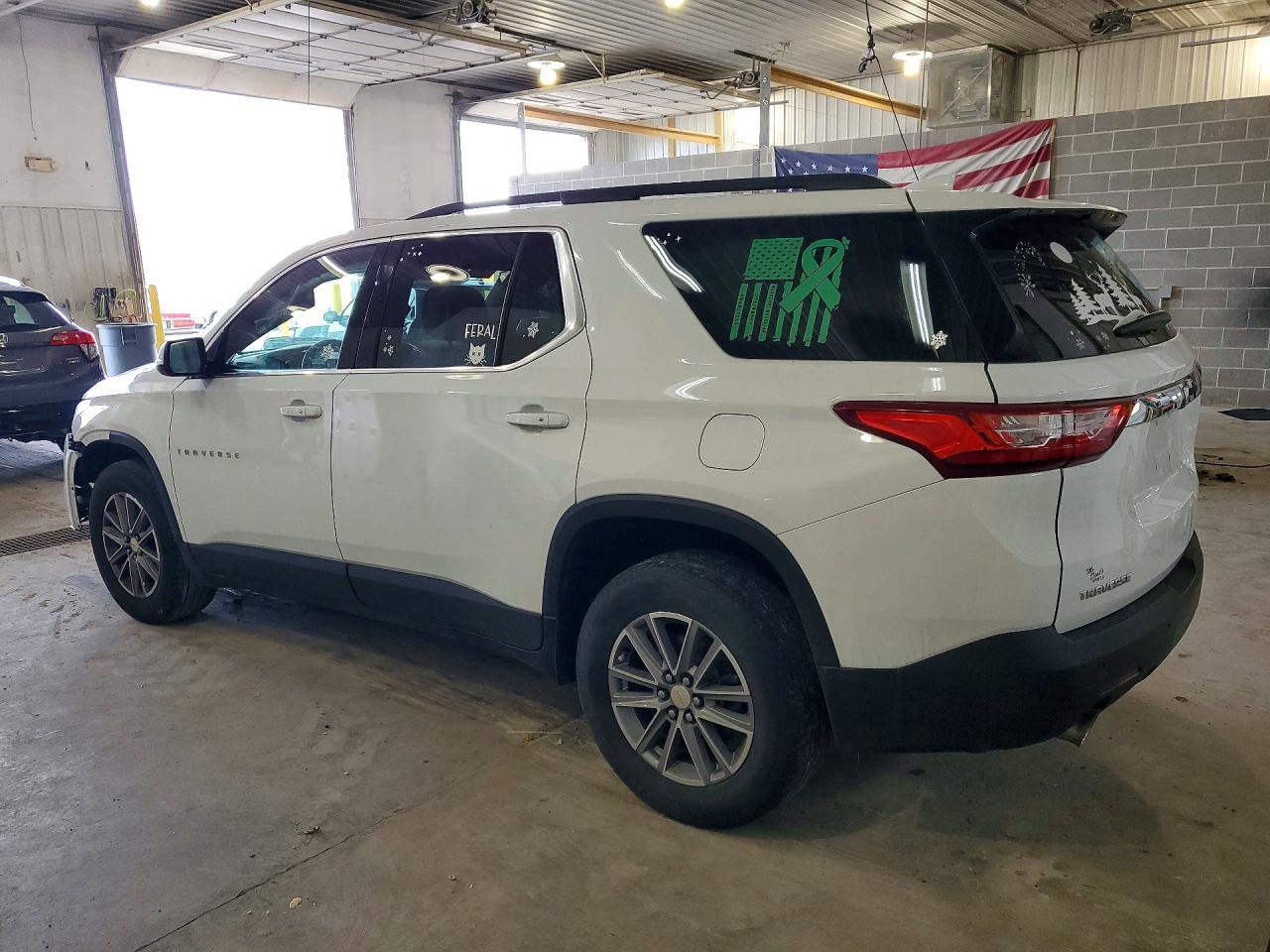 2020 CHEVROLET TRAVERSE LT photo 3