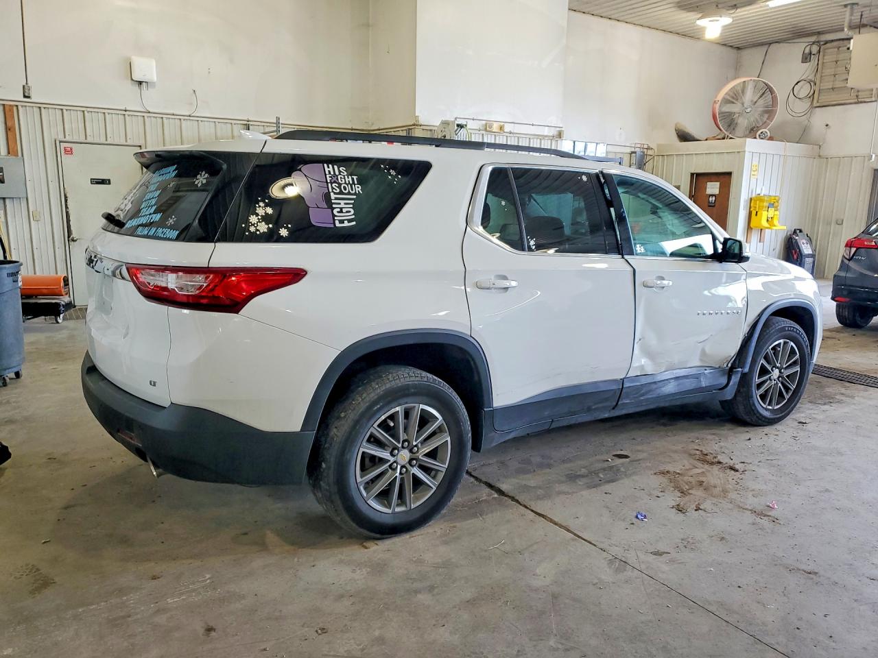 2020 CHEVROLET TRAVERSE LT photo 5