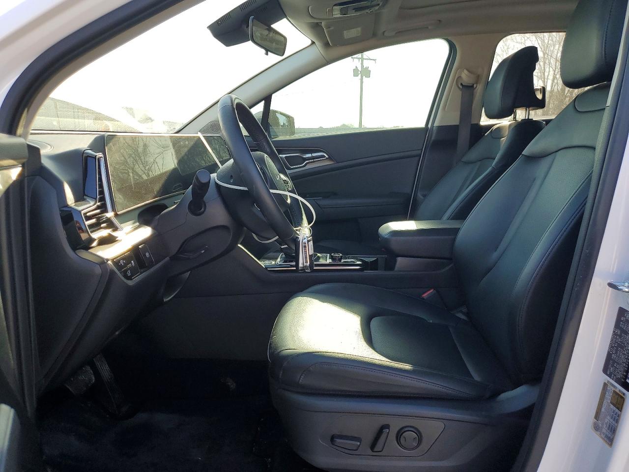 2025 KIA SPORTAGE EX photo 19