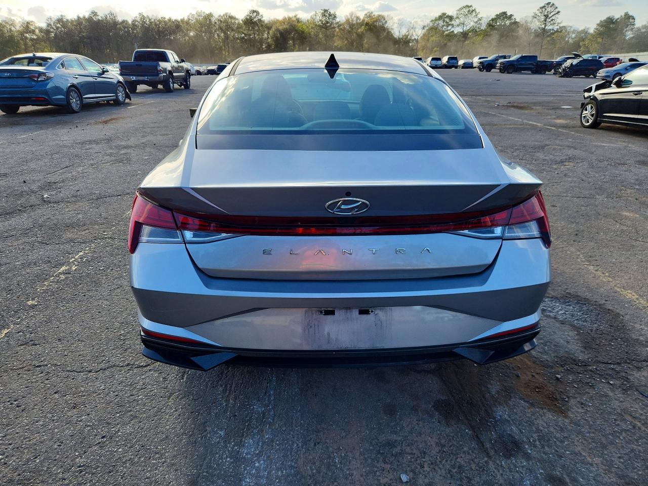 2021 HYUNDAI ELANTRA SEL photo 6