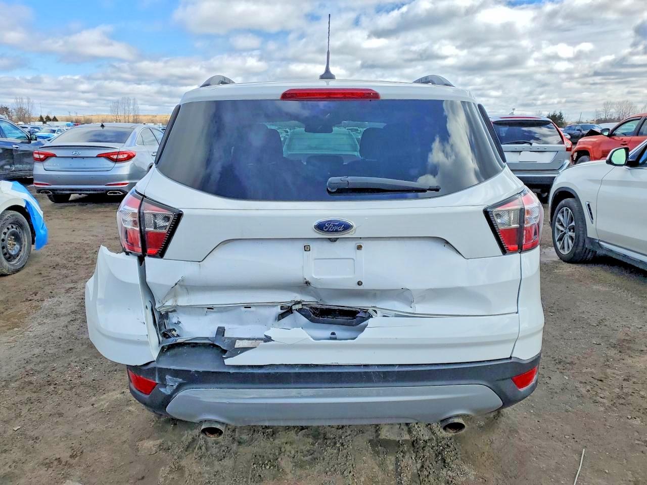 2018 FORD ESCAPE SE photo 11