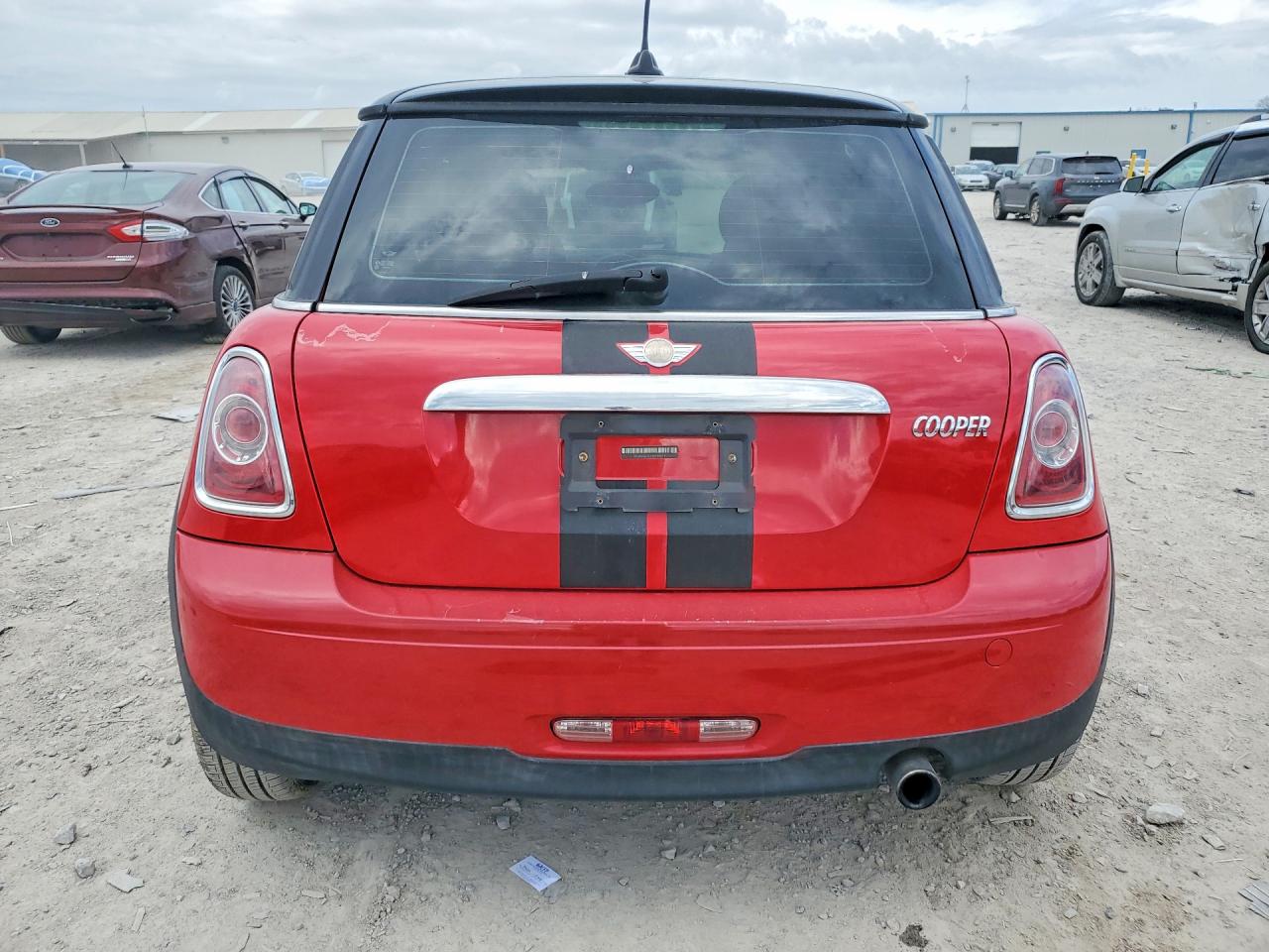 2011 MINI COOPER photo 6