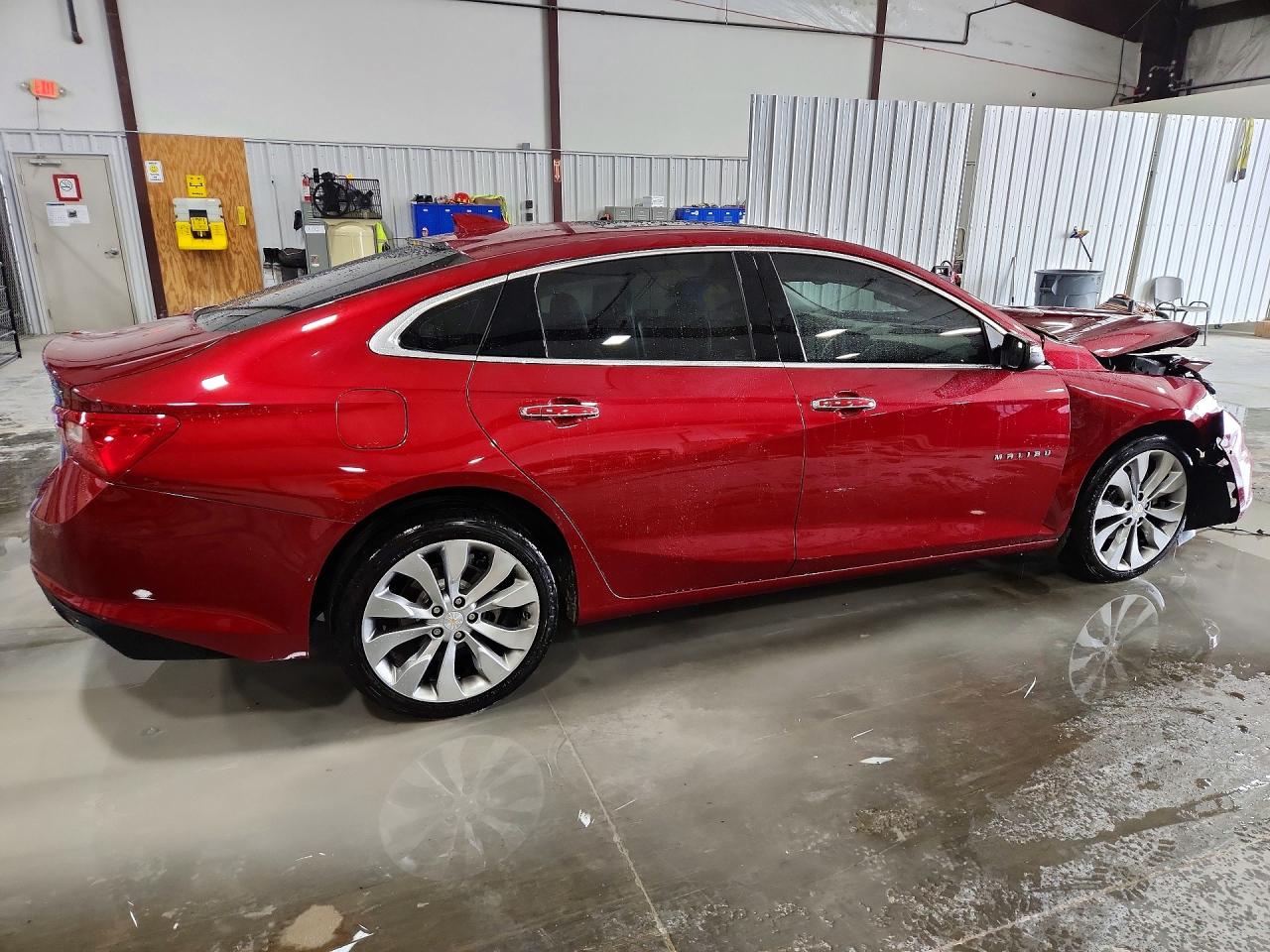 2018 CHEVROLET MALIBU PREMIER photo 3