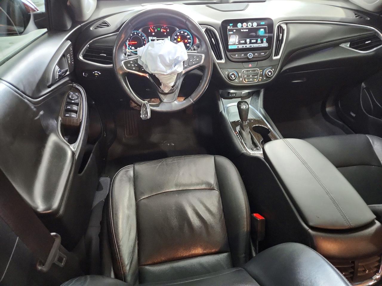 2018 CHEVROLET MALIBU PREMIER photo 8