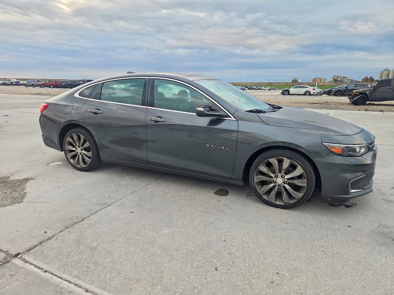 2016 CHEVROLET MALIBU PREMIER photo 4