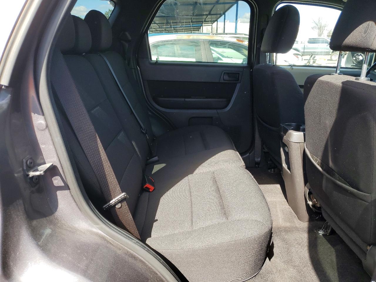 2010 FORD ESCAPE XLT photo 31