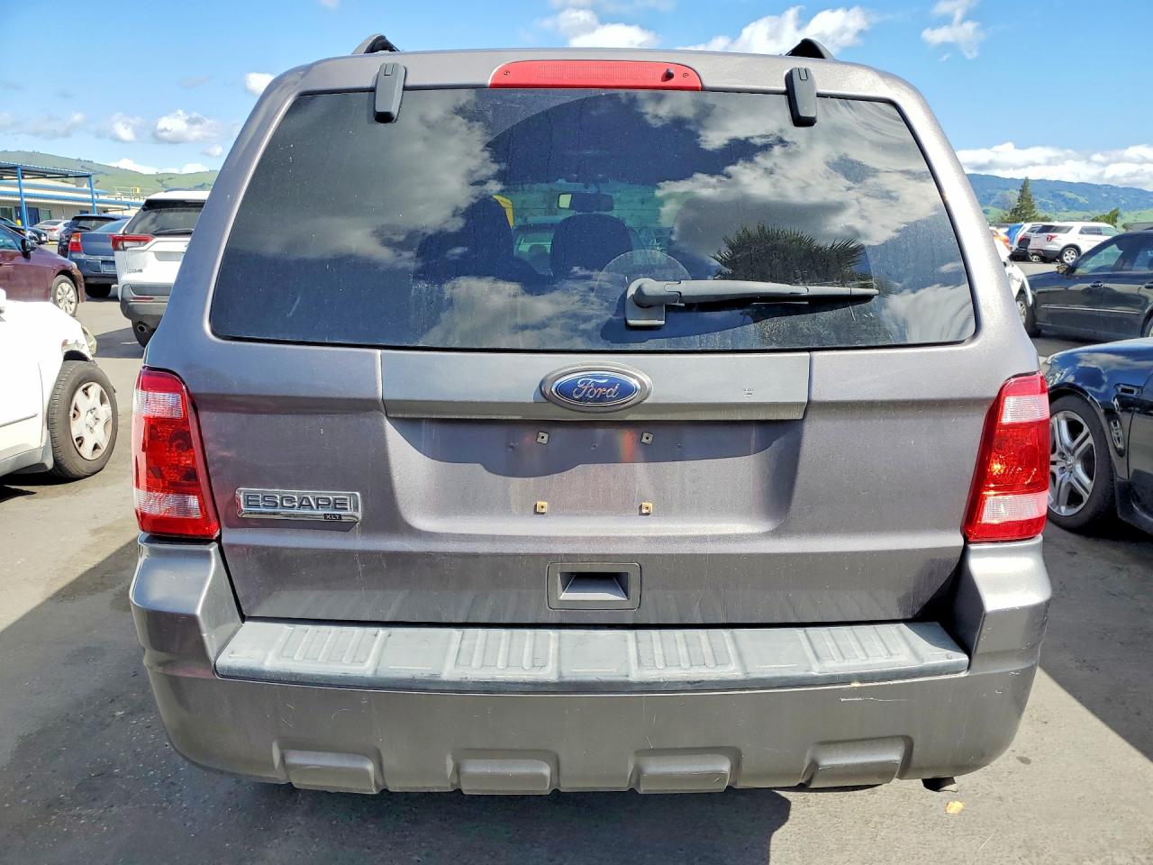2010 FORD ESCAPE XLT photo 16