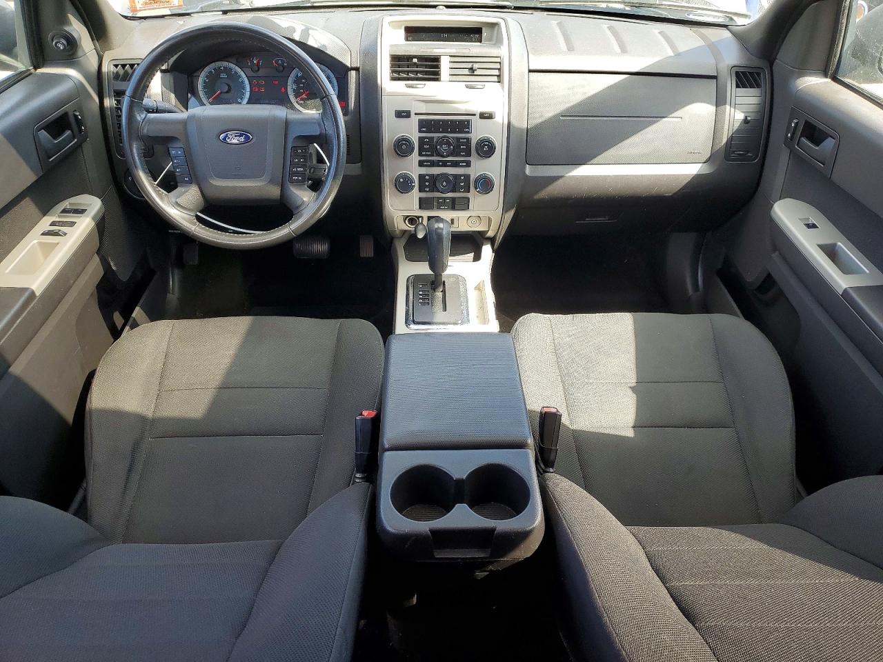 2010 FORD ESCAPE XLT photo 22