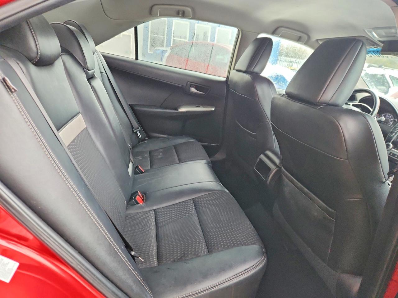 2012 TOYOTA CAMRY SE photo 19