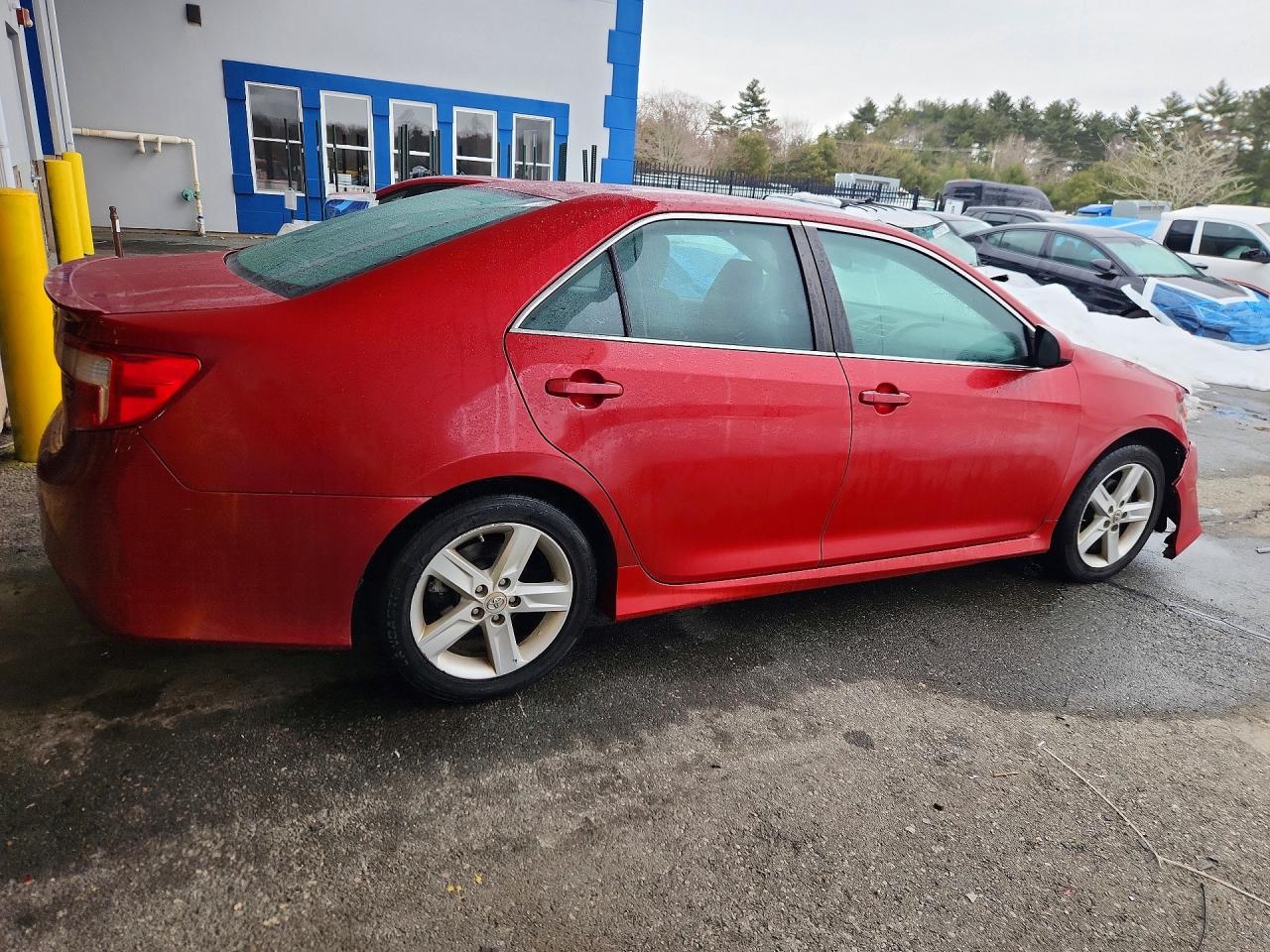 2012 TOYOTA CAMRY SE photo 5