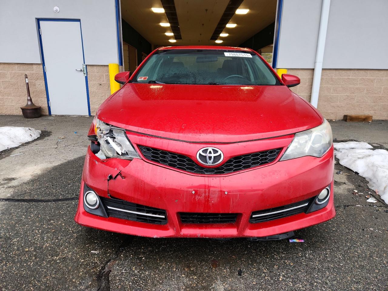 2012 TOYOTA CAMRY SE photo 9