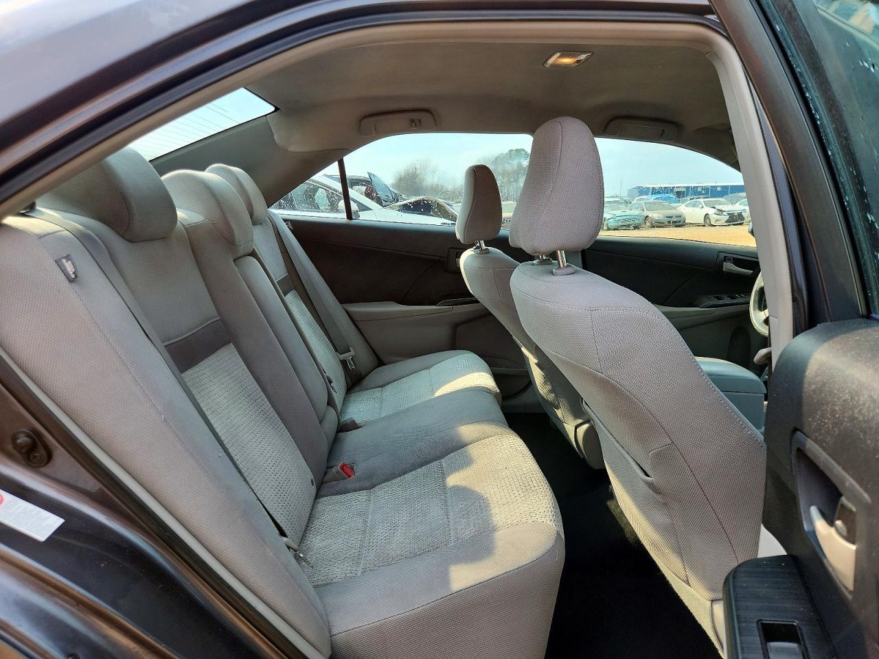 2013 TOYOTA CAMRY LE photo 10