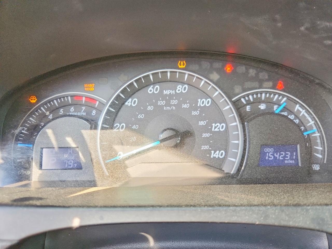2013 TOYOTA CAMRY LE photo 9
