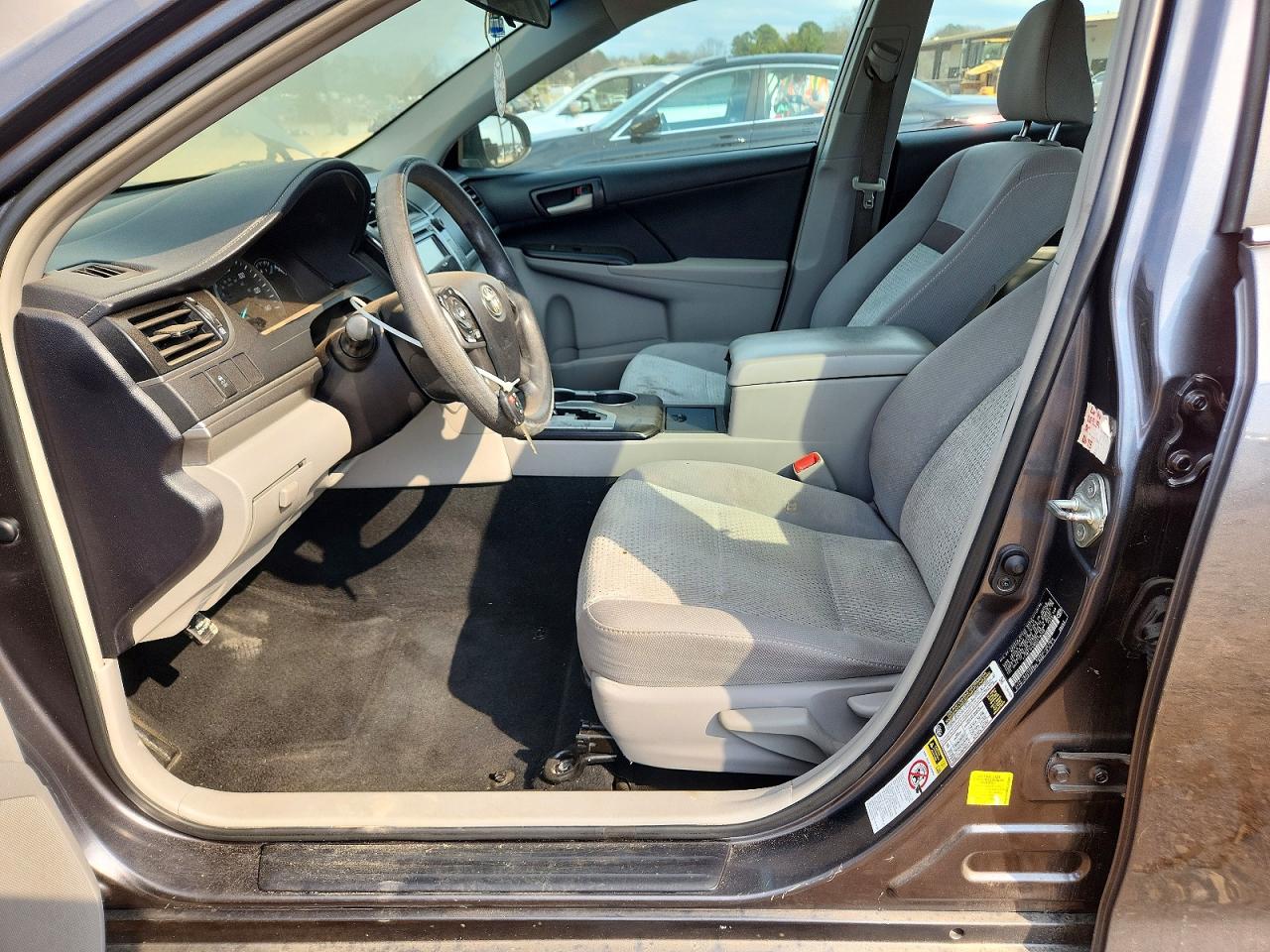 2013 TOYOTA CAMRY LE photo 7