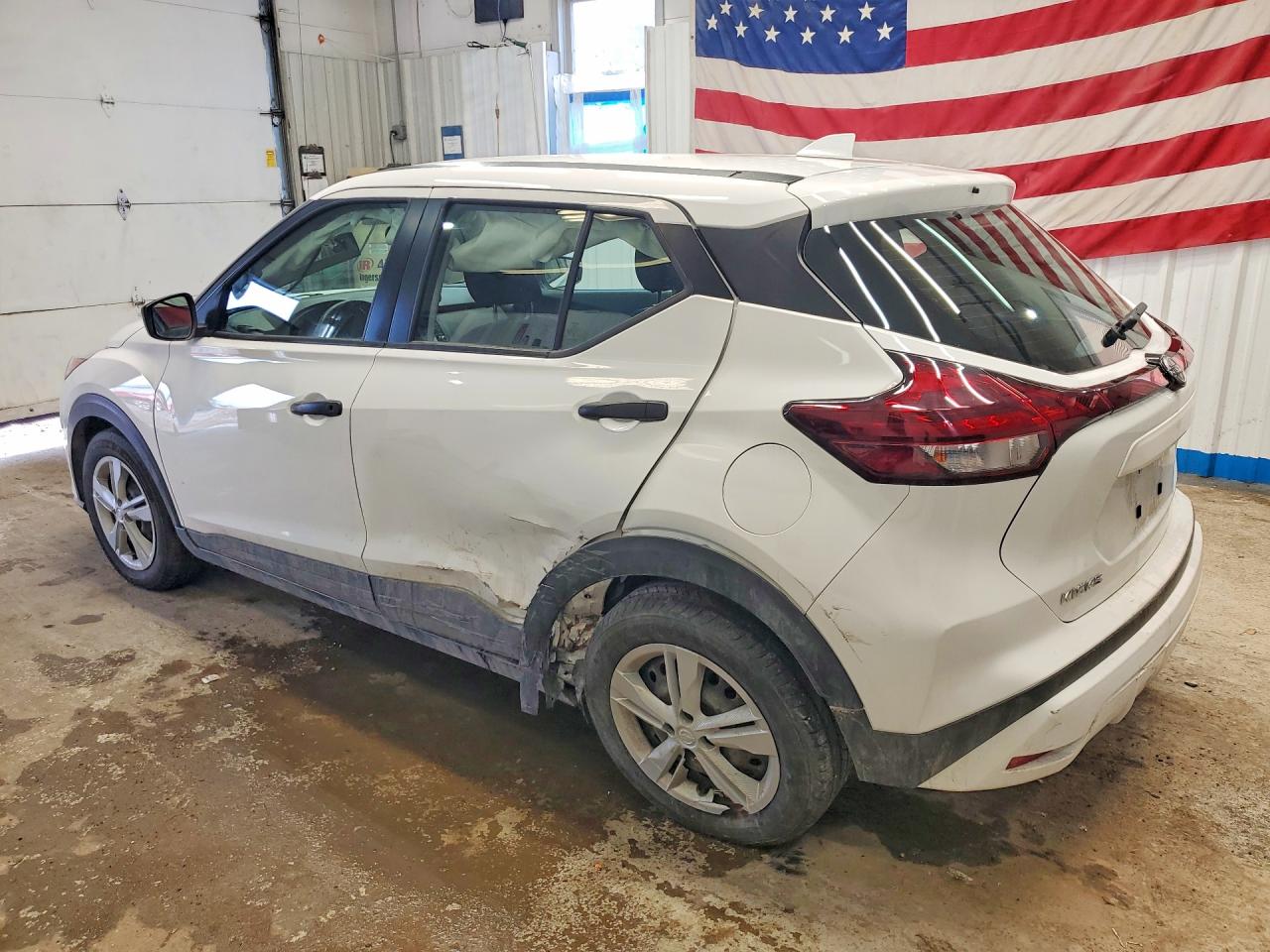 2023 NISSAN KICKS S photo 4