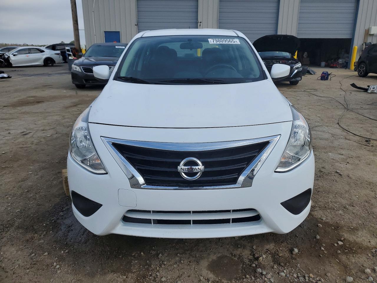 2019 NISSAN VERSA S photo 9