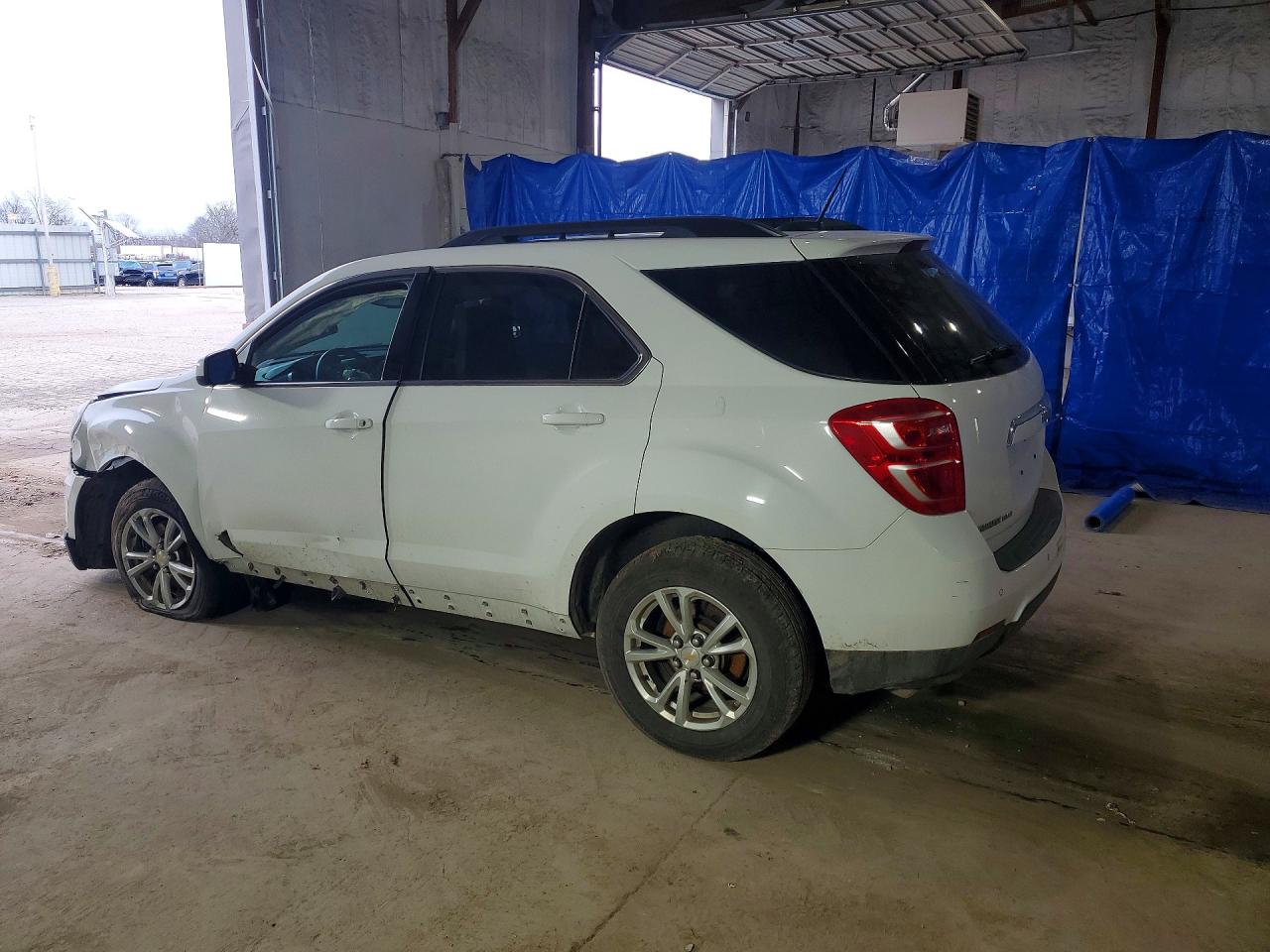 2017 CHEVROLET EQUINOX LT photo 4