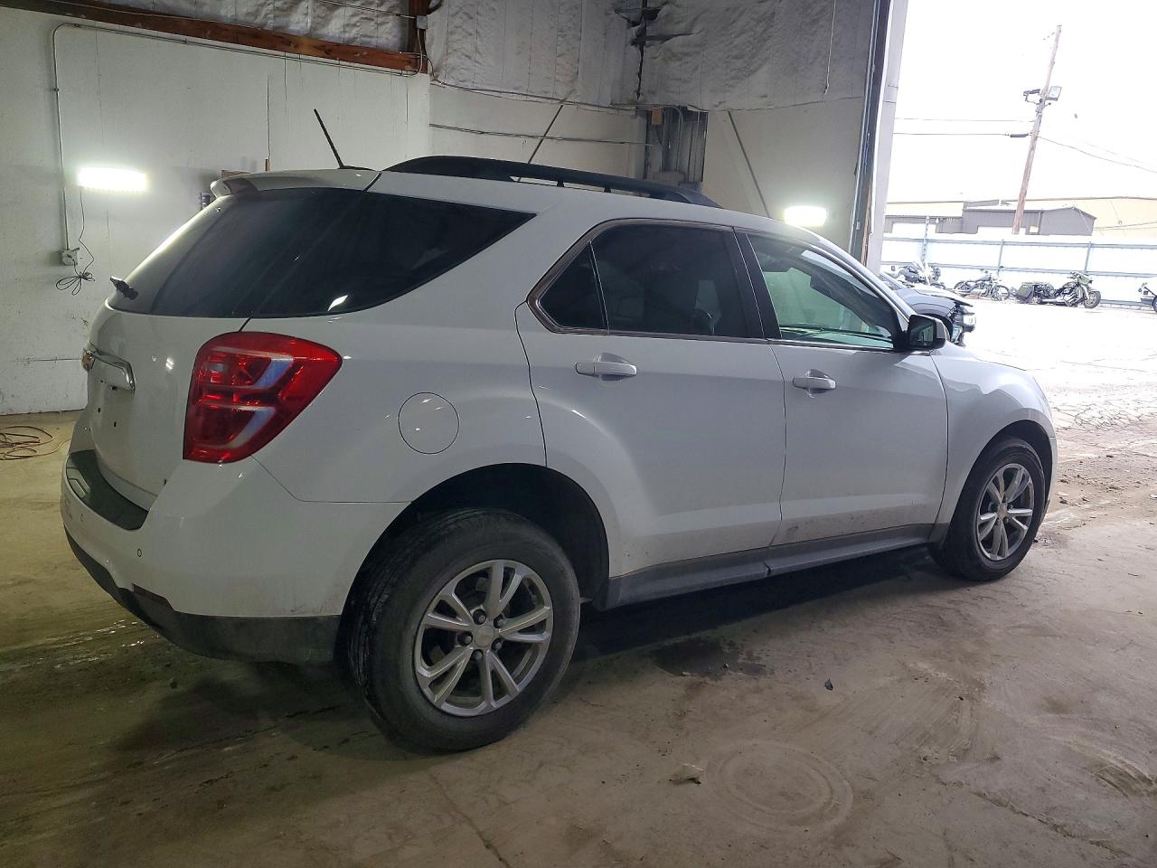 2017 CHEVROLET EQUINOX LT photo 7