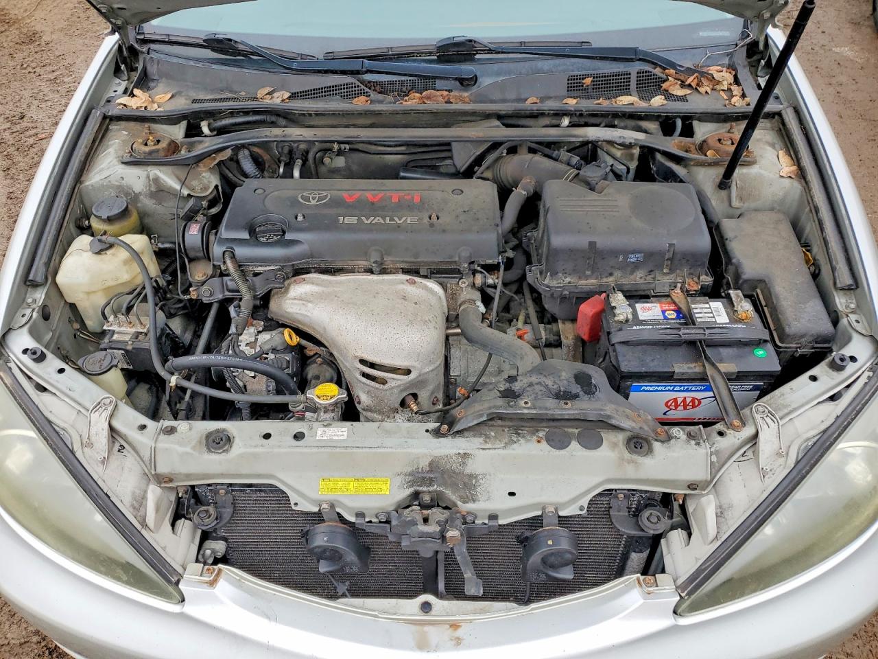 2004 TOYOTA CAMRY SE photo 21