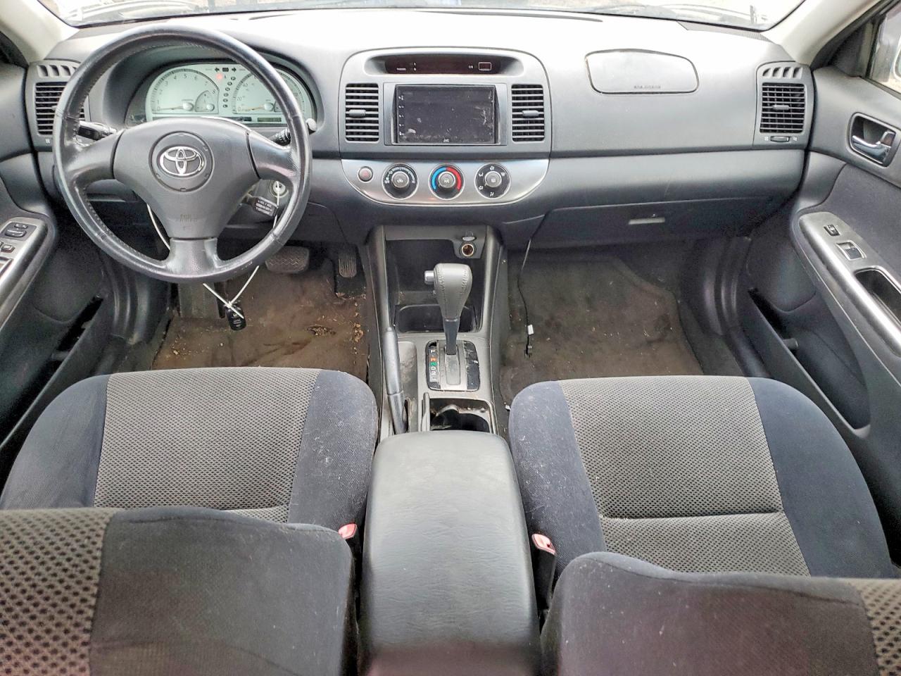 2004 TOYOTA CAMRY SE photo 15