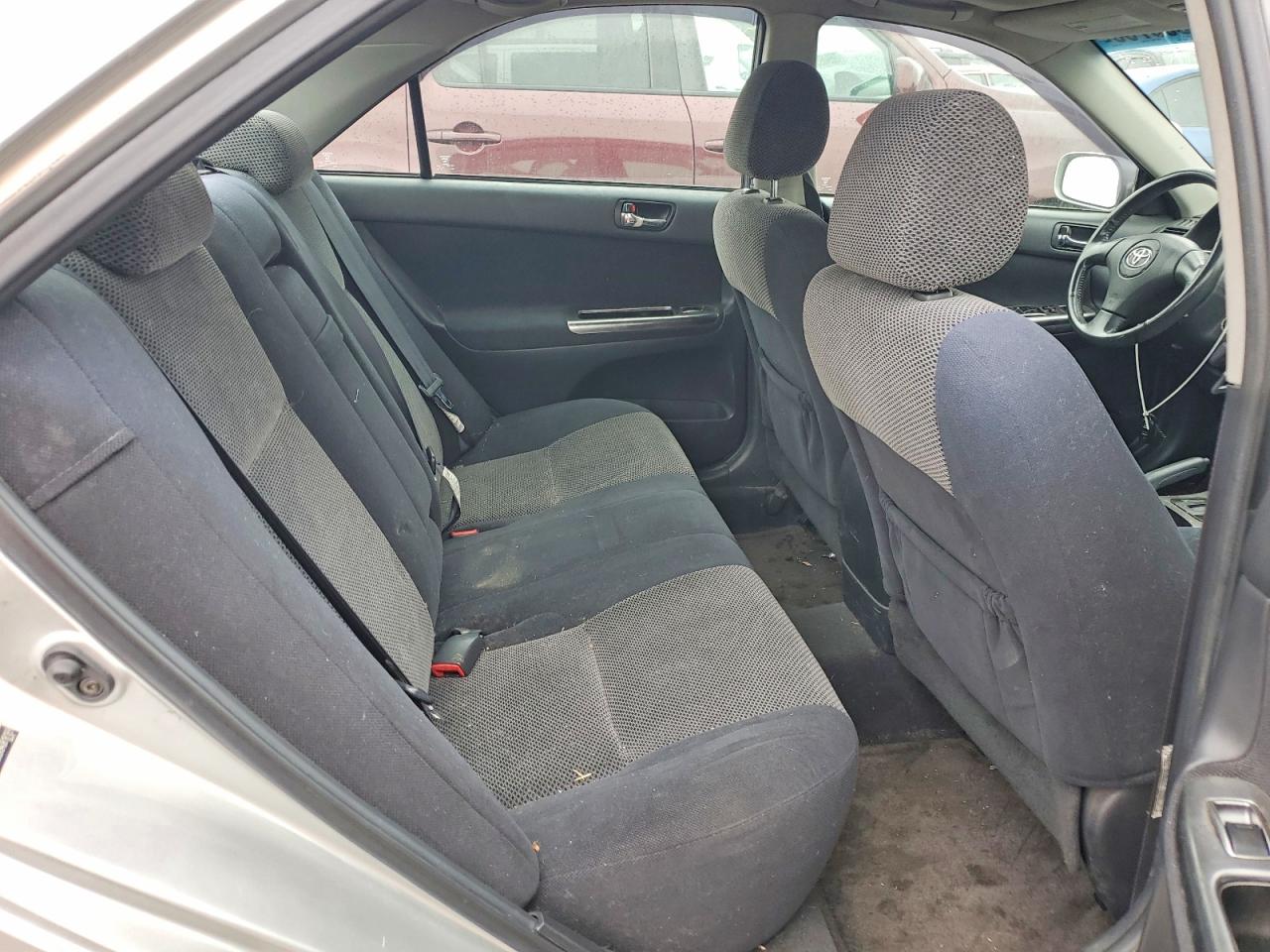 2004 TOYOTA CAMRY SE photo 19