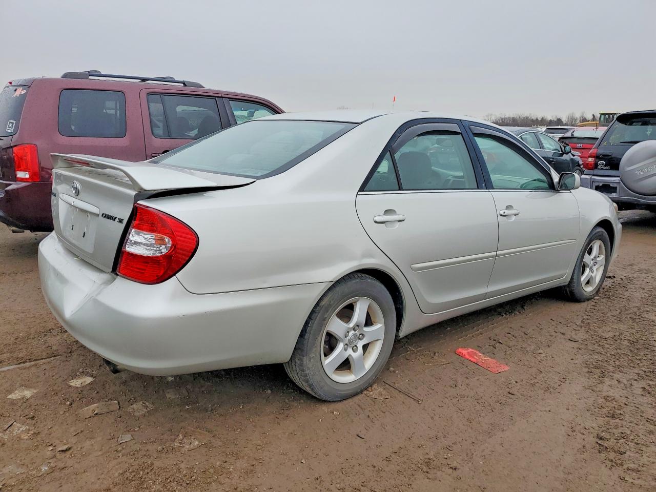 2004 TOYOTA CAMRY SE photo 5