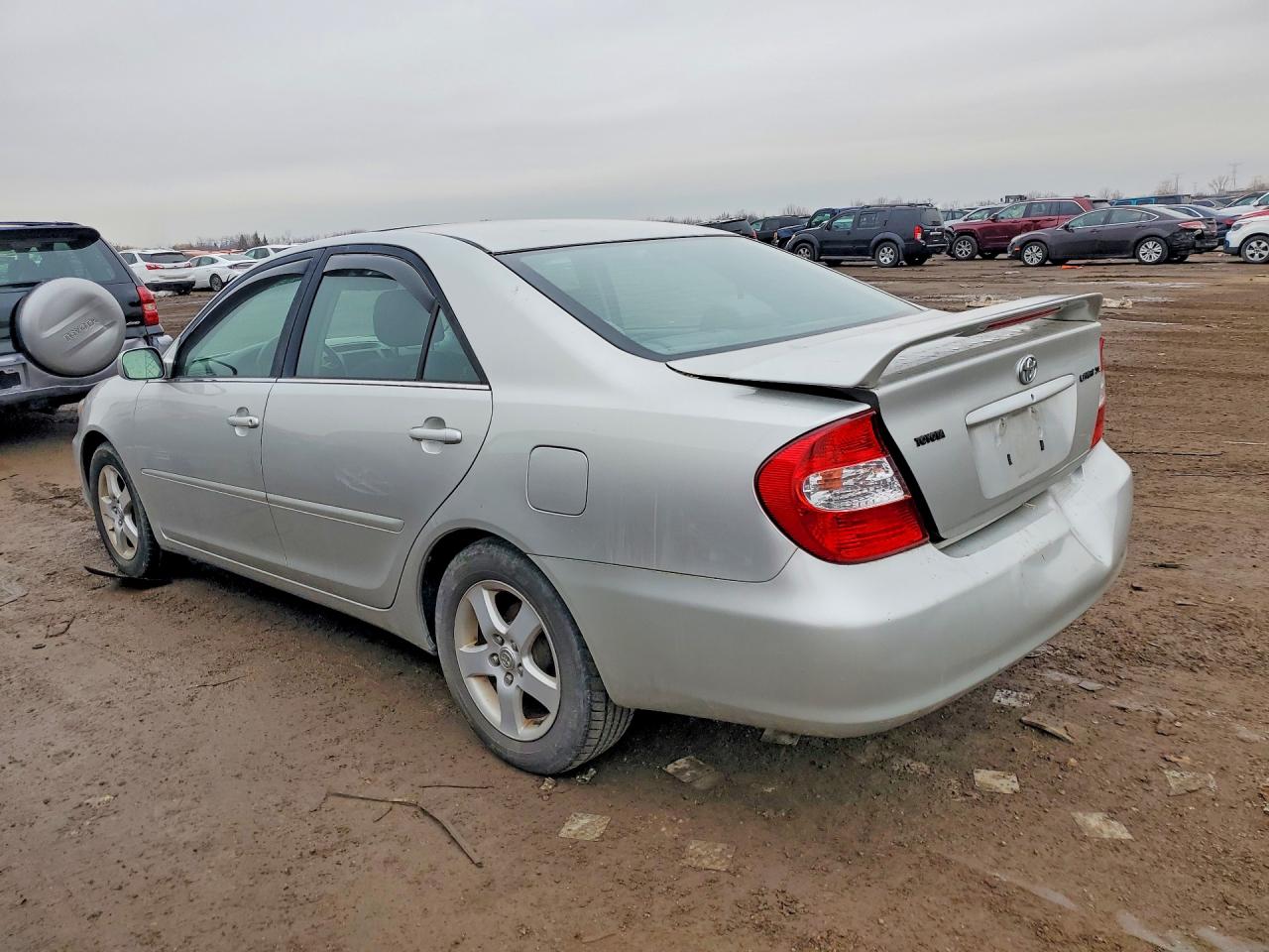 2004 TOYOTA CAMRY SE photo 3