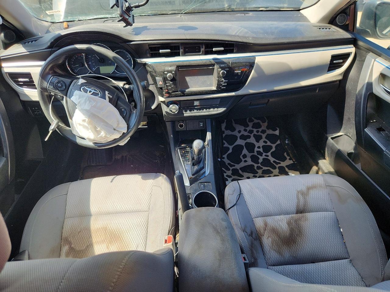 2015 TOYOTA COROLLA LE photo 8