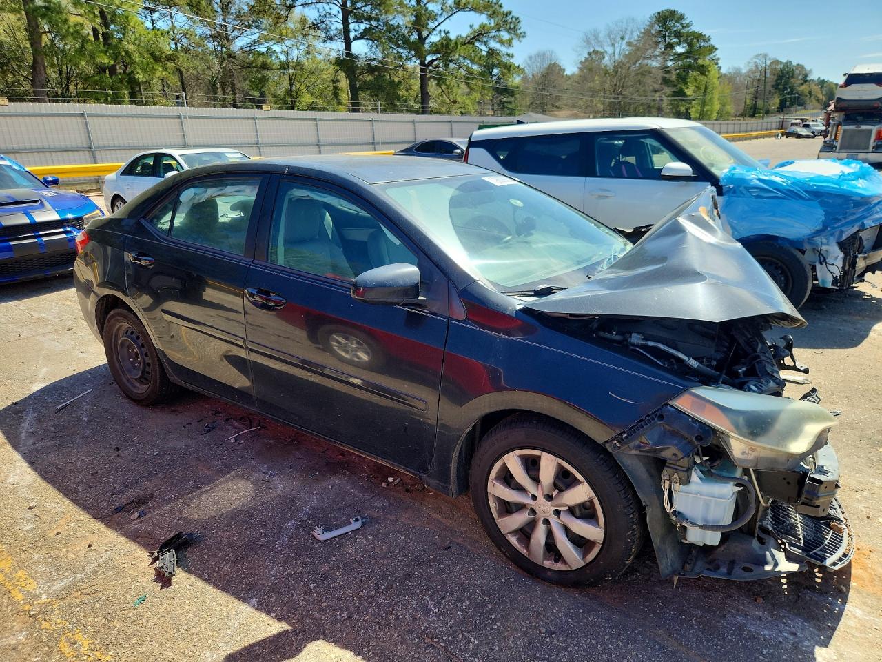 2015 TOYOTA COROLLA LE photo 4