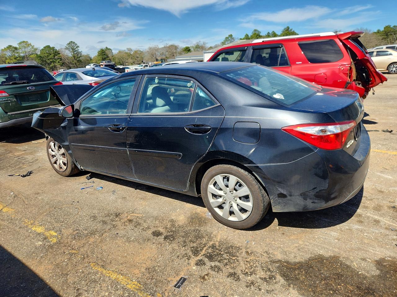 2015 TOYOTA COROLLA LE photo 2