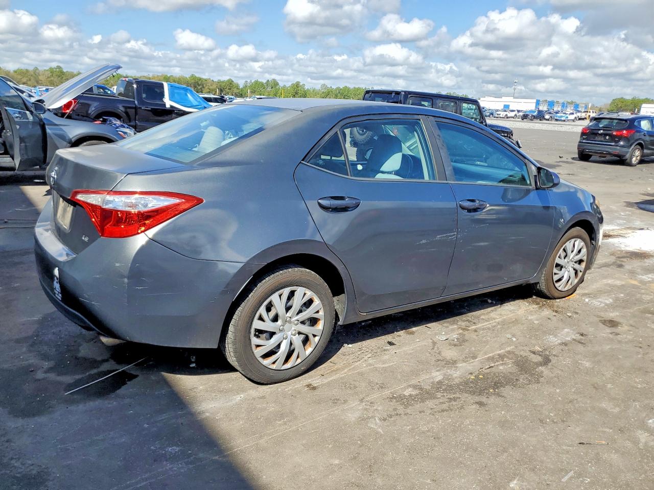2014 TOYOTA COROLLA LE photo 5