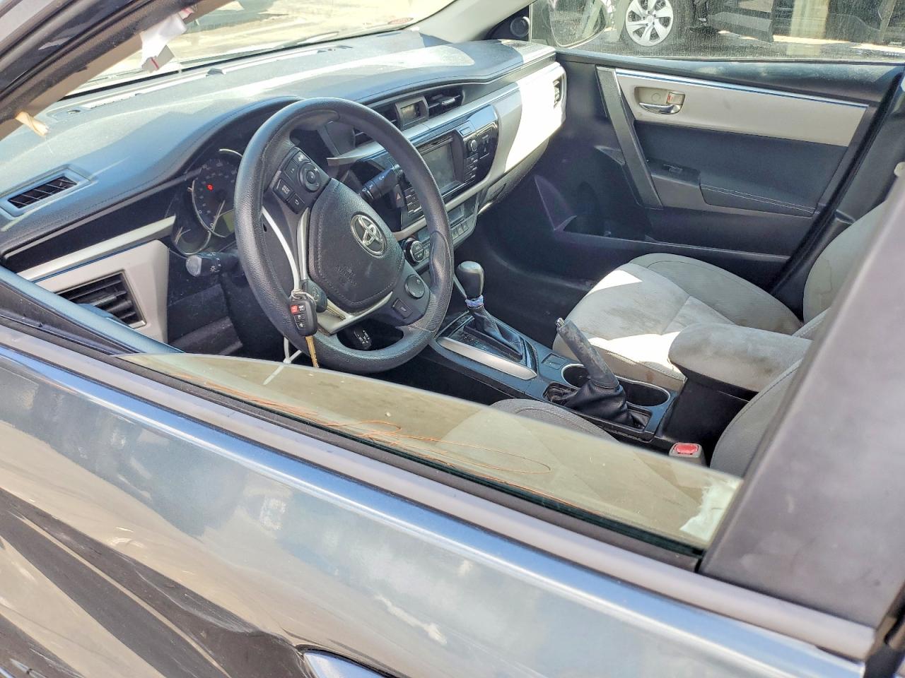 2014 TOYOTA COROLLA LE photo 13