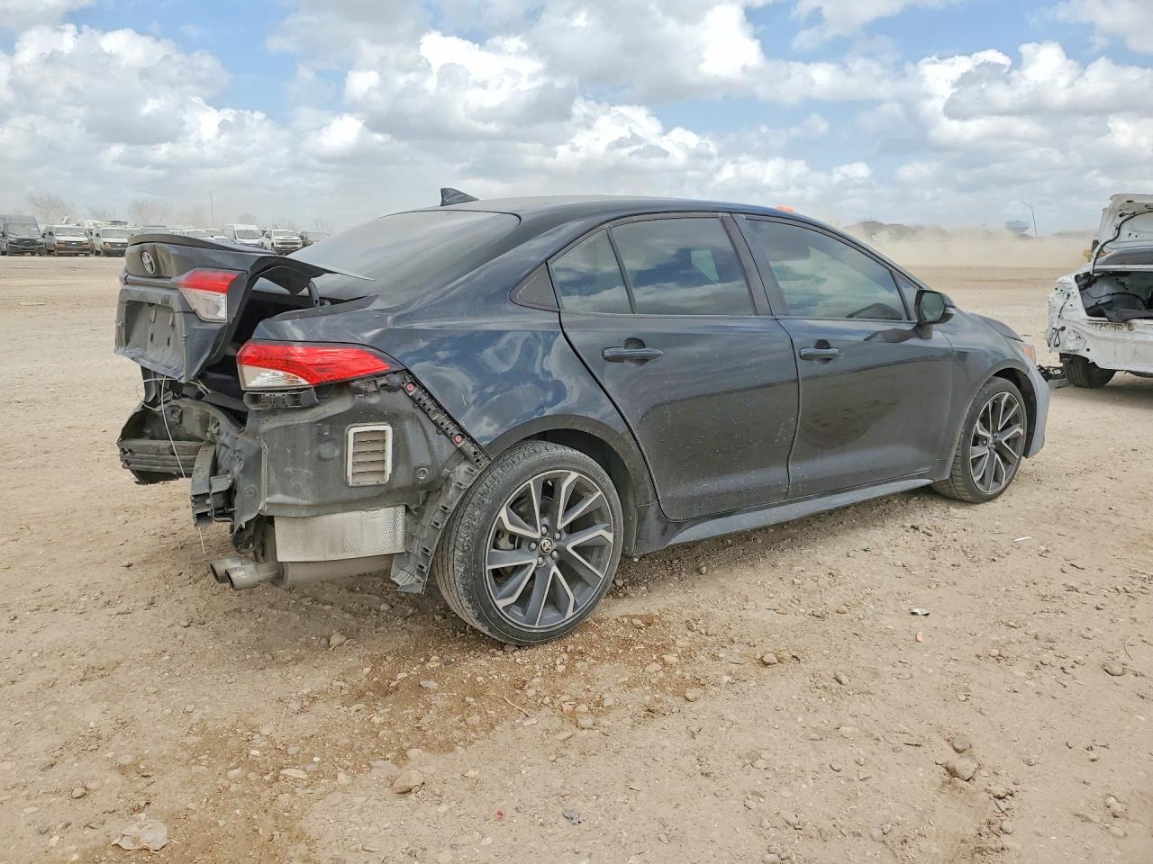 2022 TOYOTA COROLLA SE photo 3