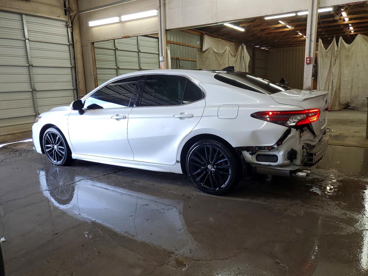 2022 TOYOTA CAMRY XSE photo 3