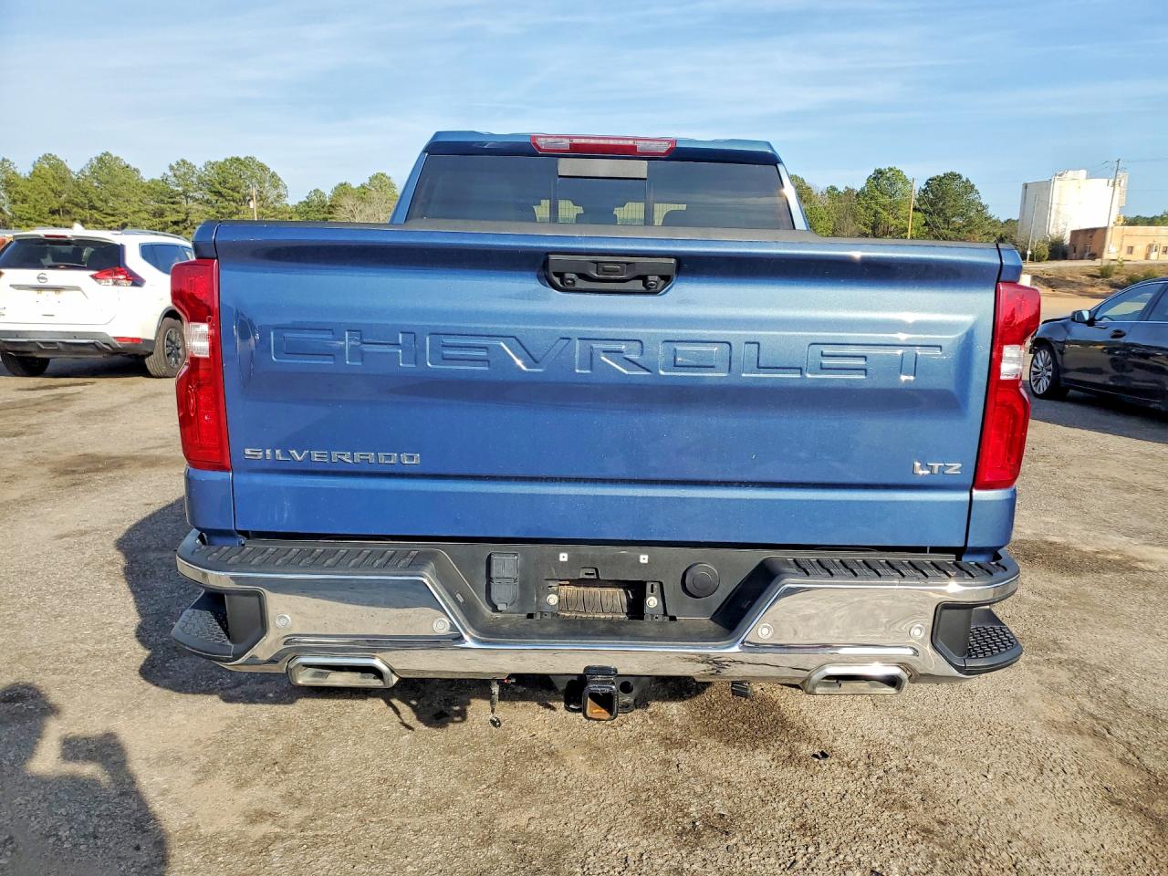 2024 CHEVROLET SILVERADO K1500 LTZ photo 6
