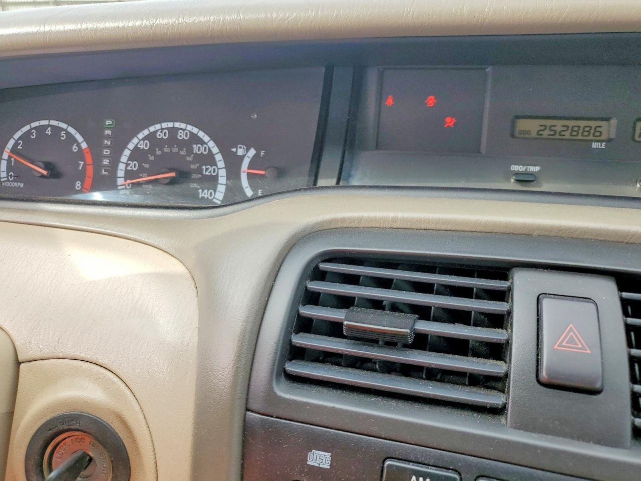 2001 TOYOTA AVALON XL photo 17