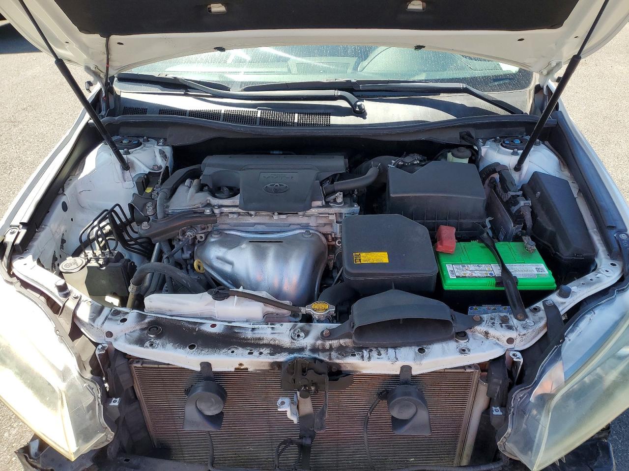 2015 TOYOTA CAMRY LE photo 11