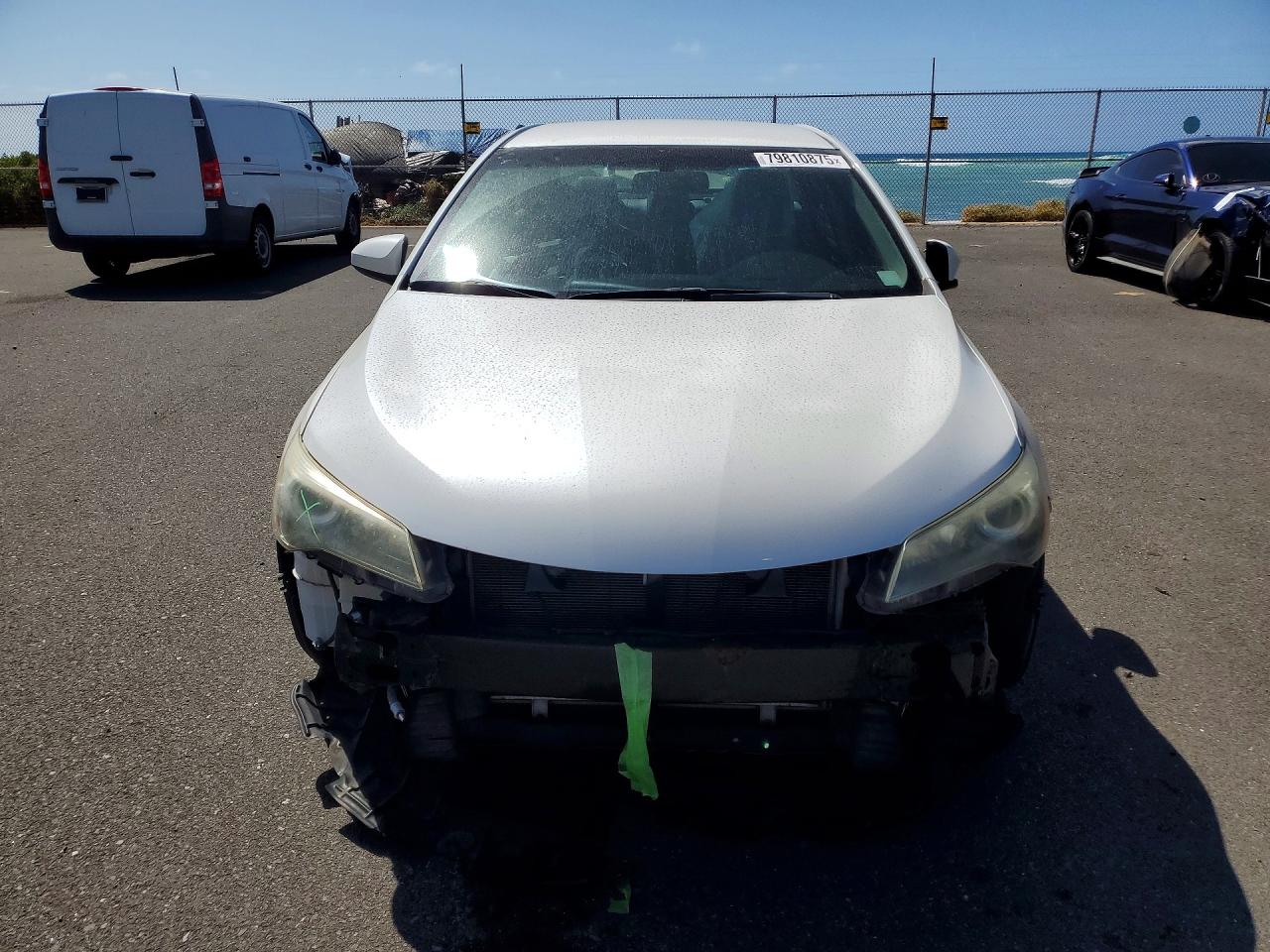 2015 TOYOTA CAMRY LE photo 5