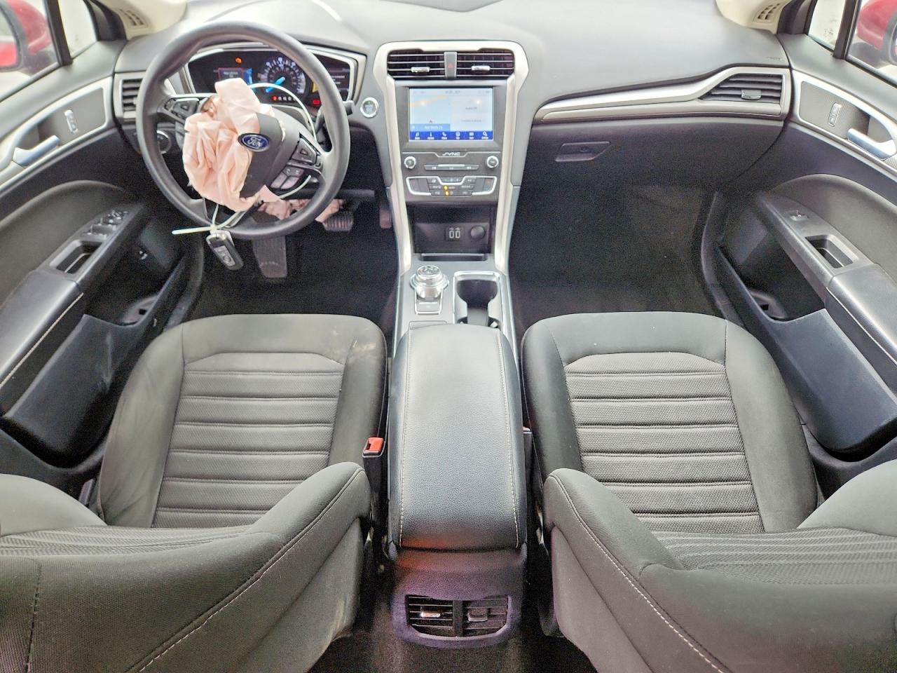 2019 FORD FUSION SE photo 8