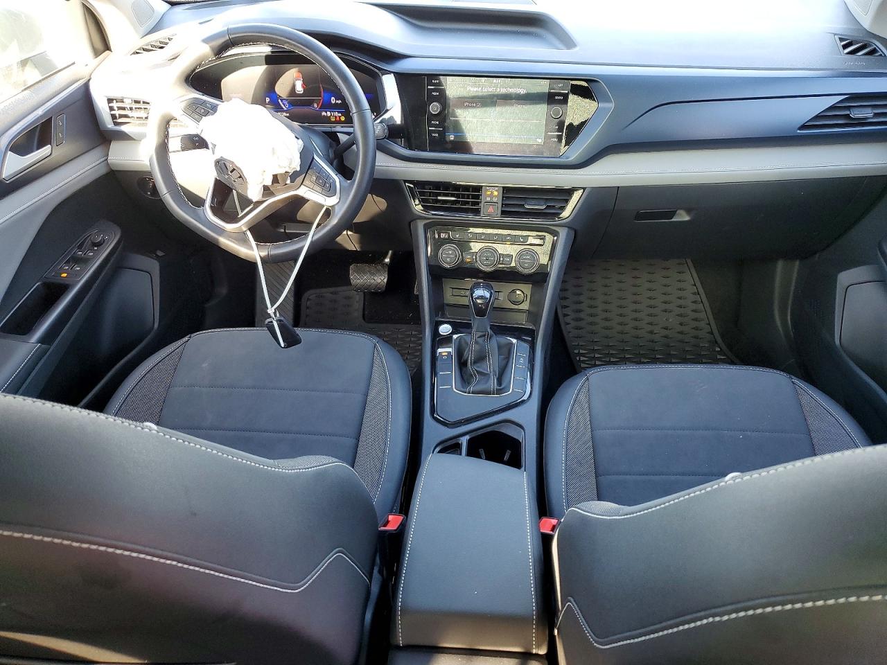 2024 VOLKSWAGEN TAOS SE photo 22