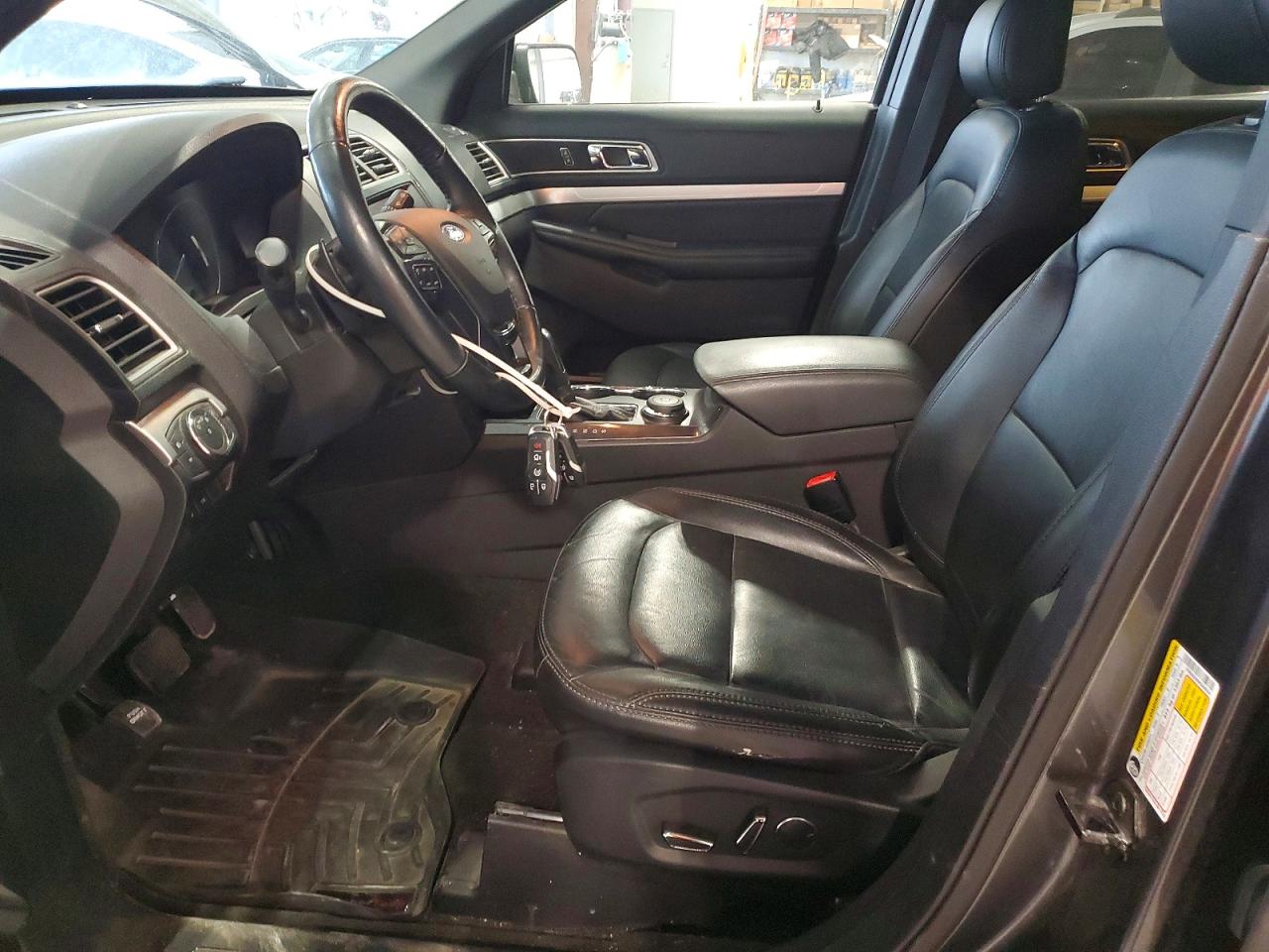 2017 FORD EXPLORER XLT photo 13