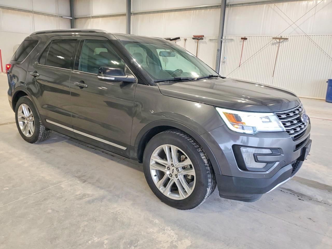 2017 FORD EXPLORER XLT photo 7