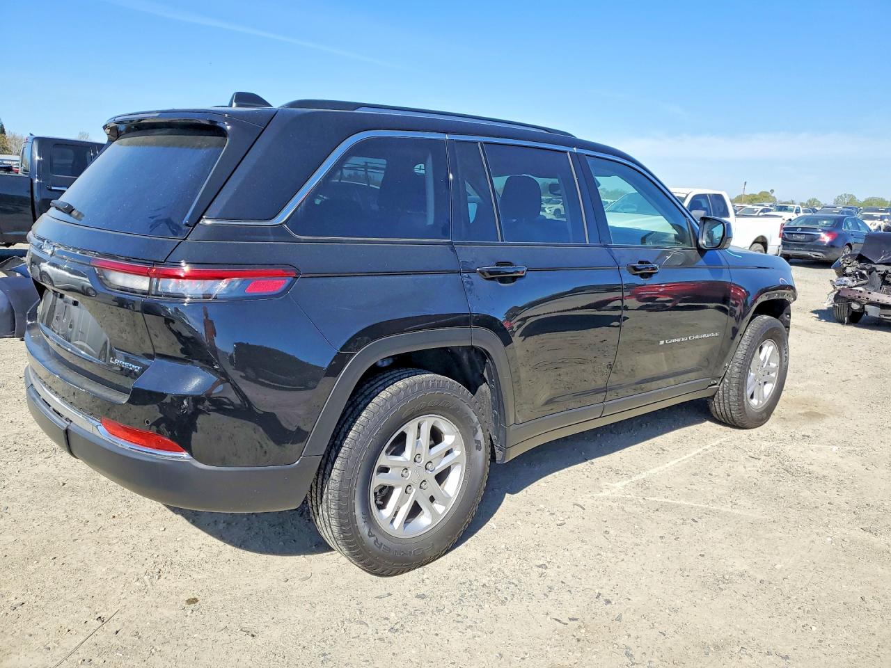 2023 JEEP GRAND CHEROKEE LAREDO photo 5