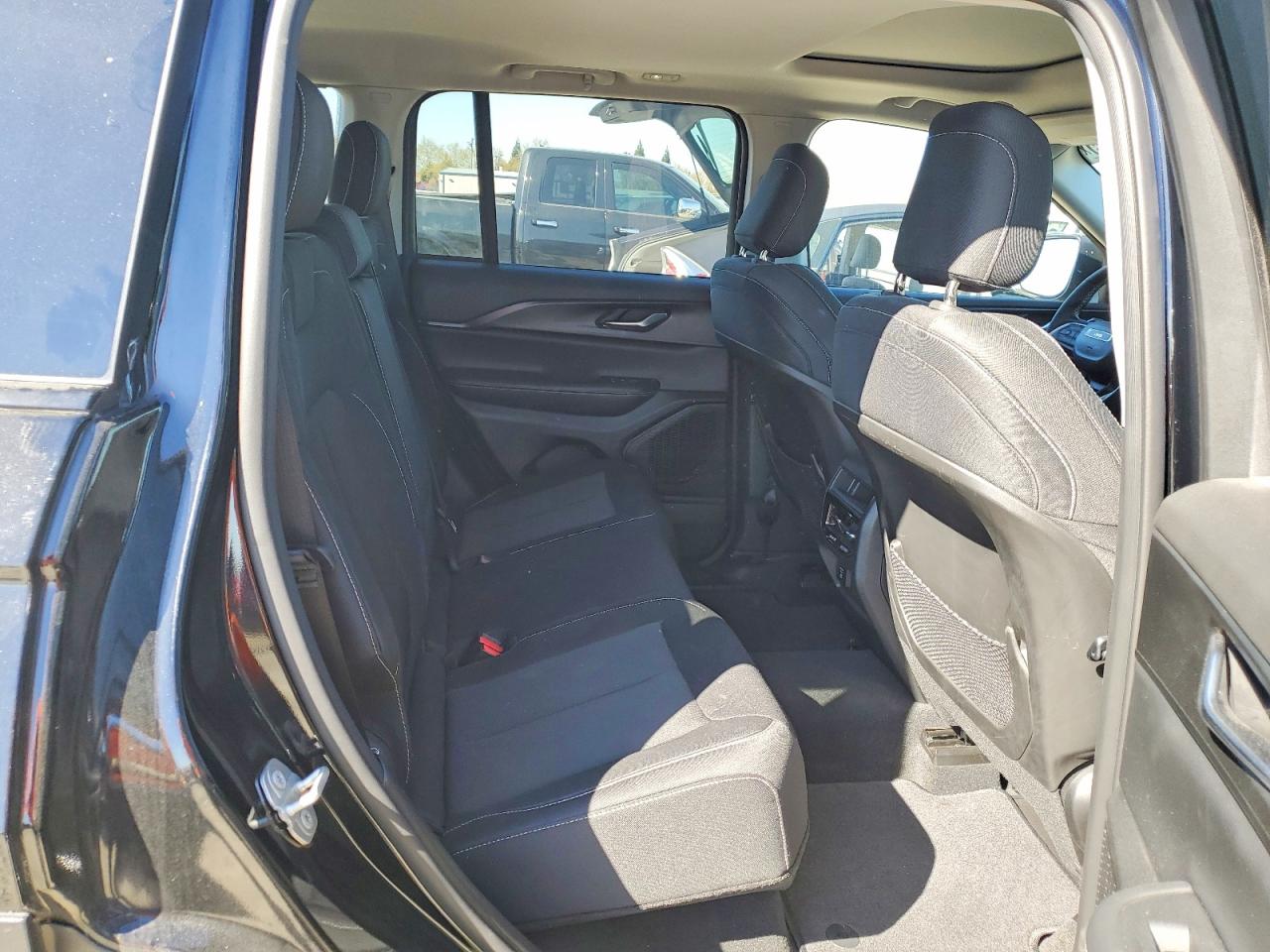 2023 JEEP GRAND CHEROKEE LAREDO photo 21
