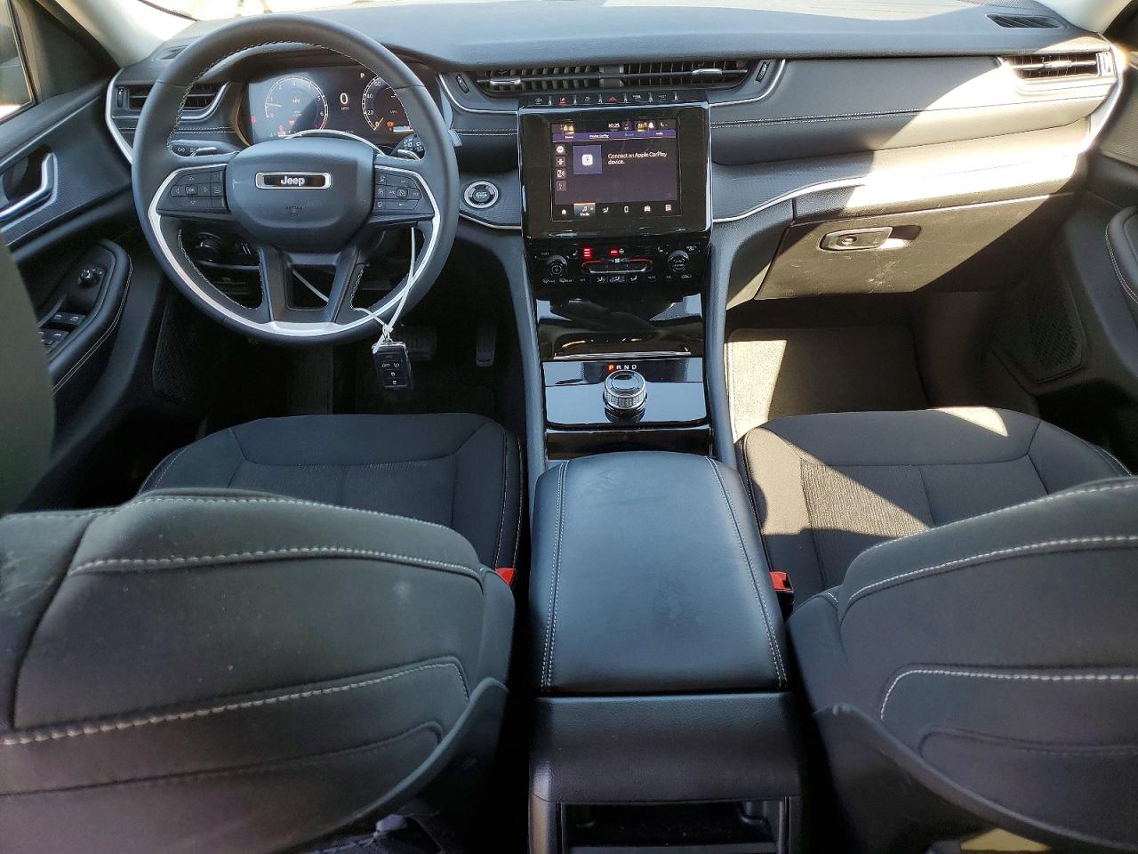 2023 JEEP GRAND CHEROKEE LAREDO photo 15