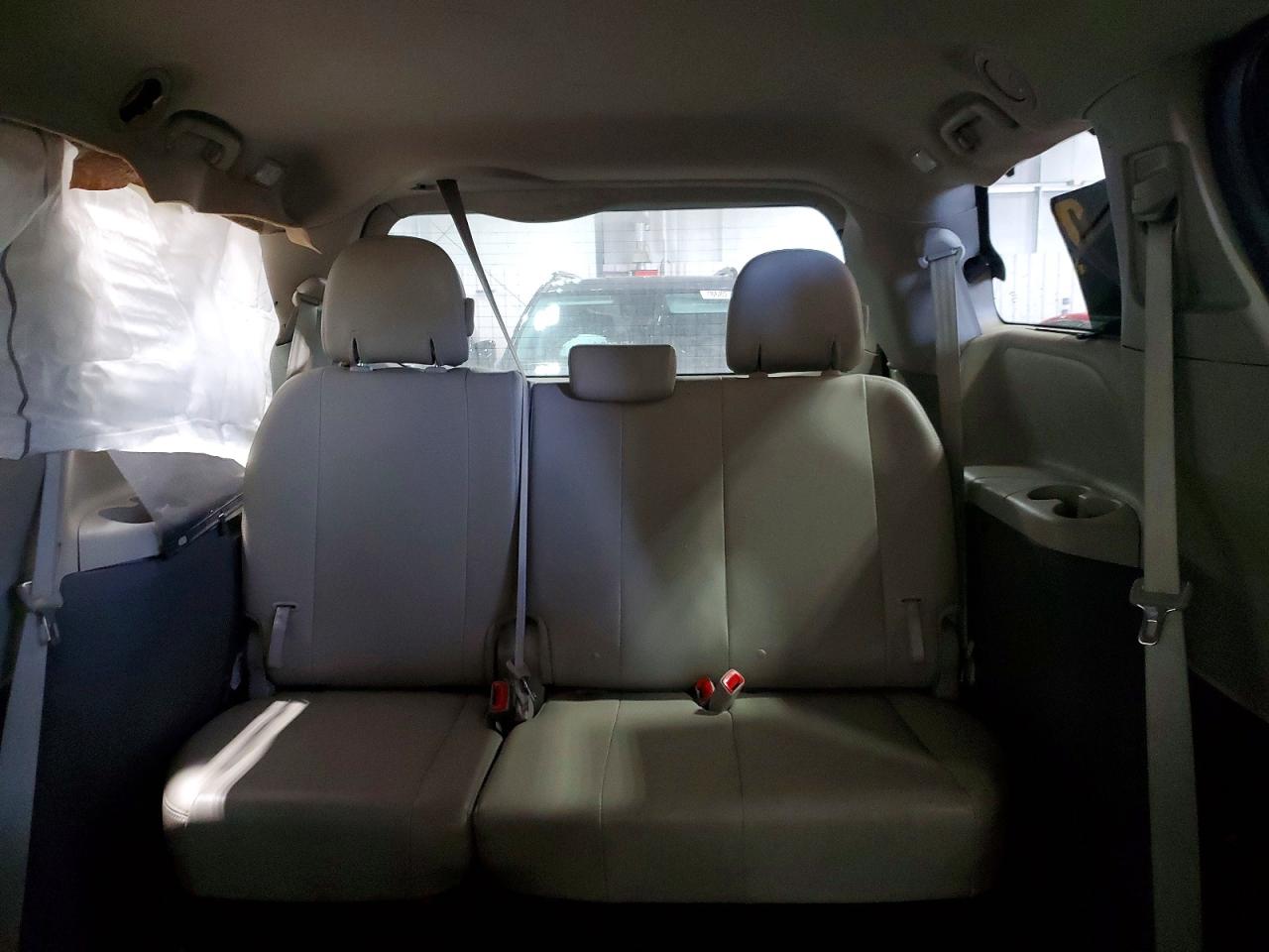 2014 TOYOTA SIENNA XLE 8-PASSENGER photo 10
